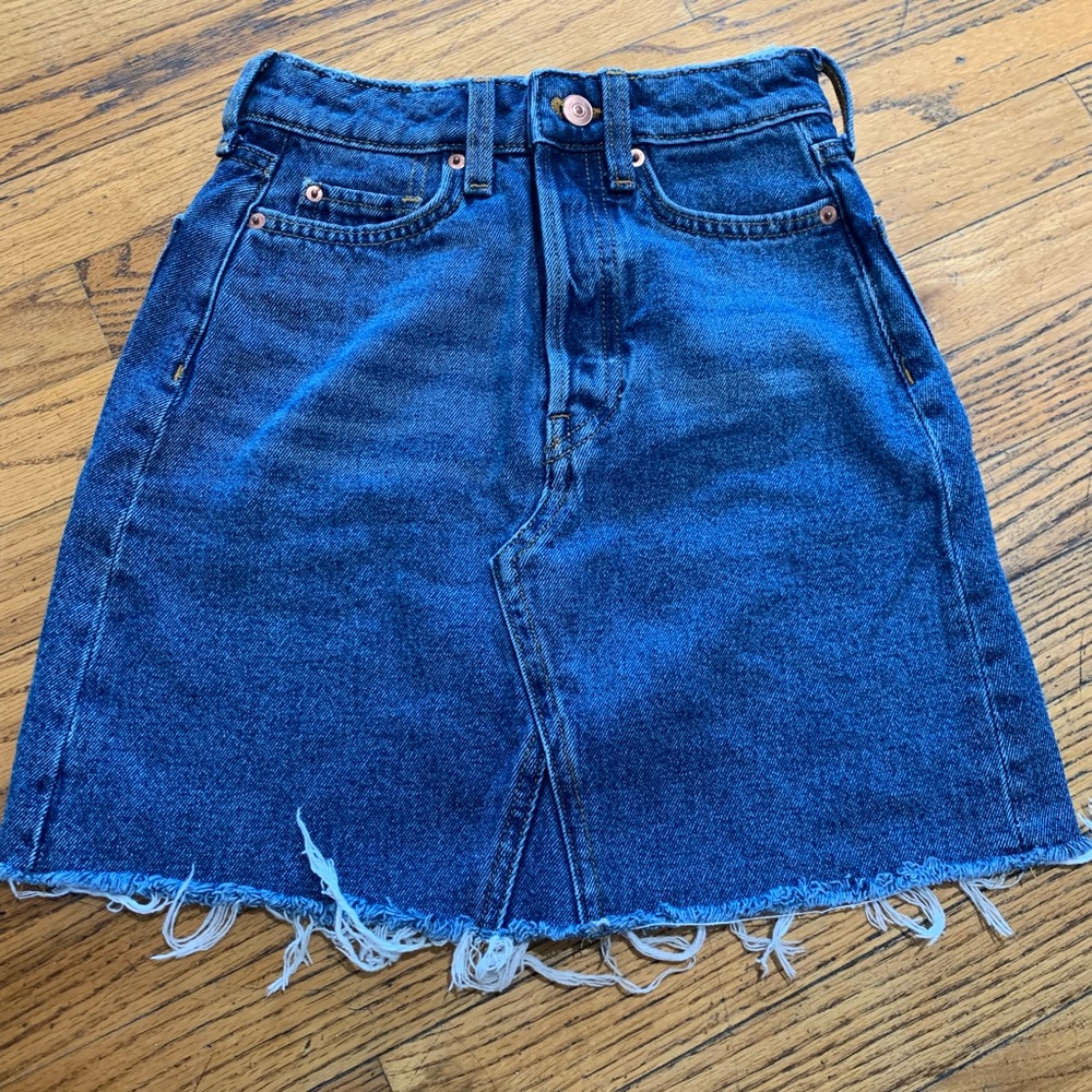 H&M High rise mini denim skirt size 0
